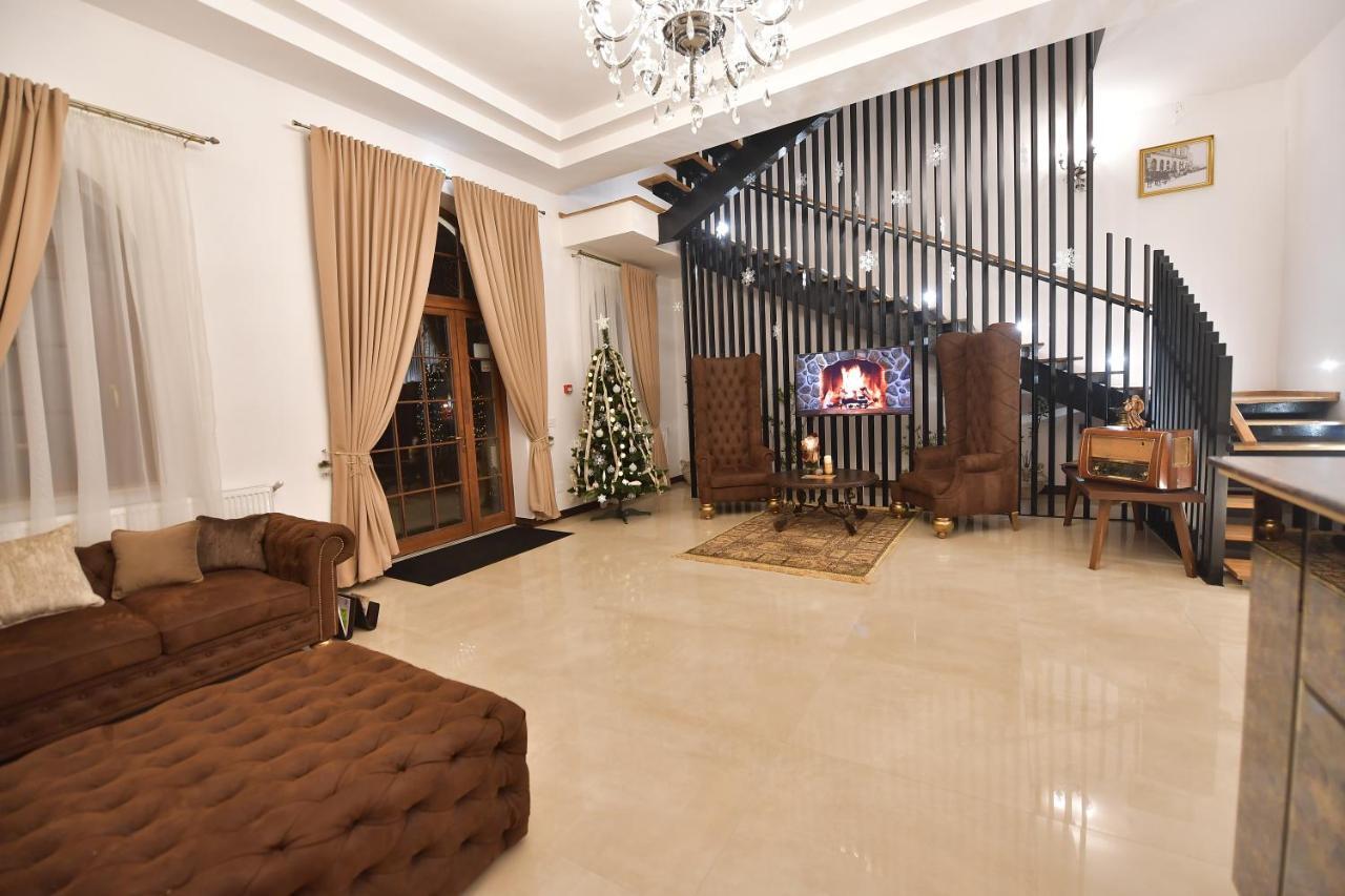 Hotel La Belle Epoque Petroşani Dış mekan fotoğraf