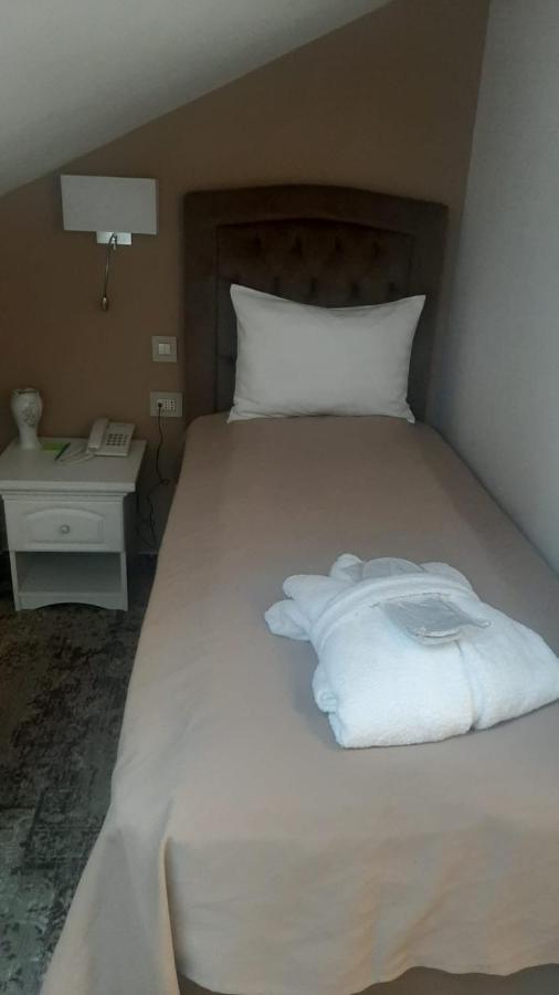 Hotel La Belle Epoque Petroşani Dış mekan fotoğraf